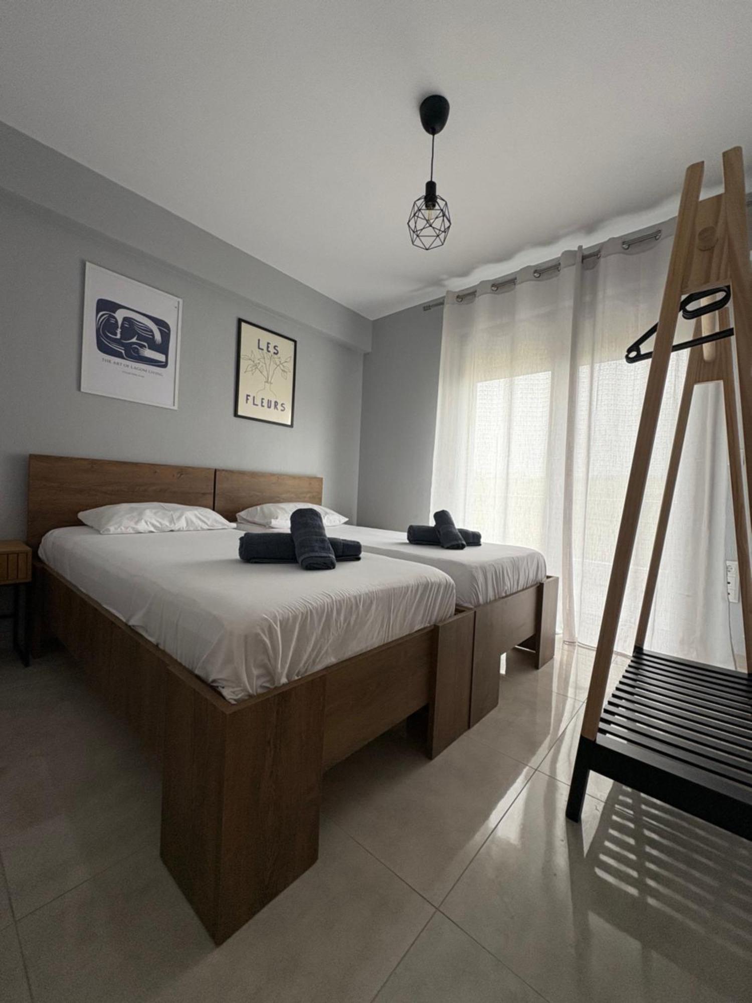 Elinor Apartments Флогита Екстериор снимка