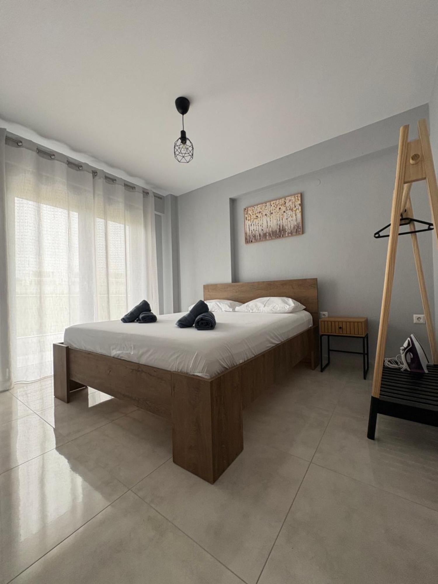 Elinor Apartments Флогита Екстериор снимка
