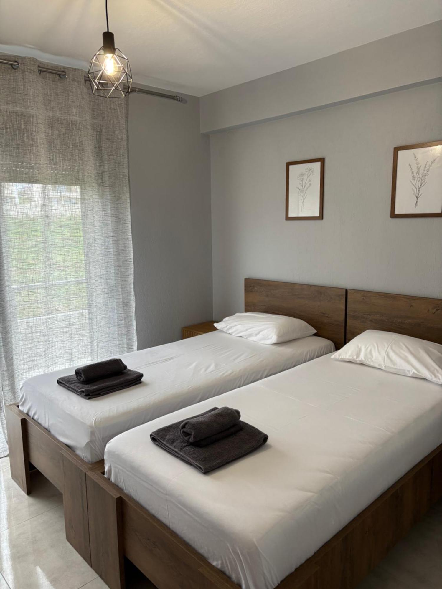 Elinor Apartments Флогита Екстериор снимка