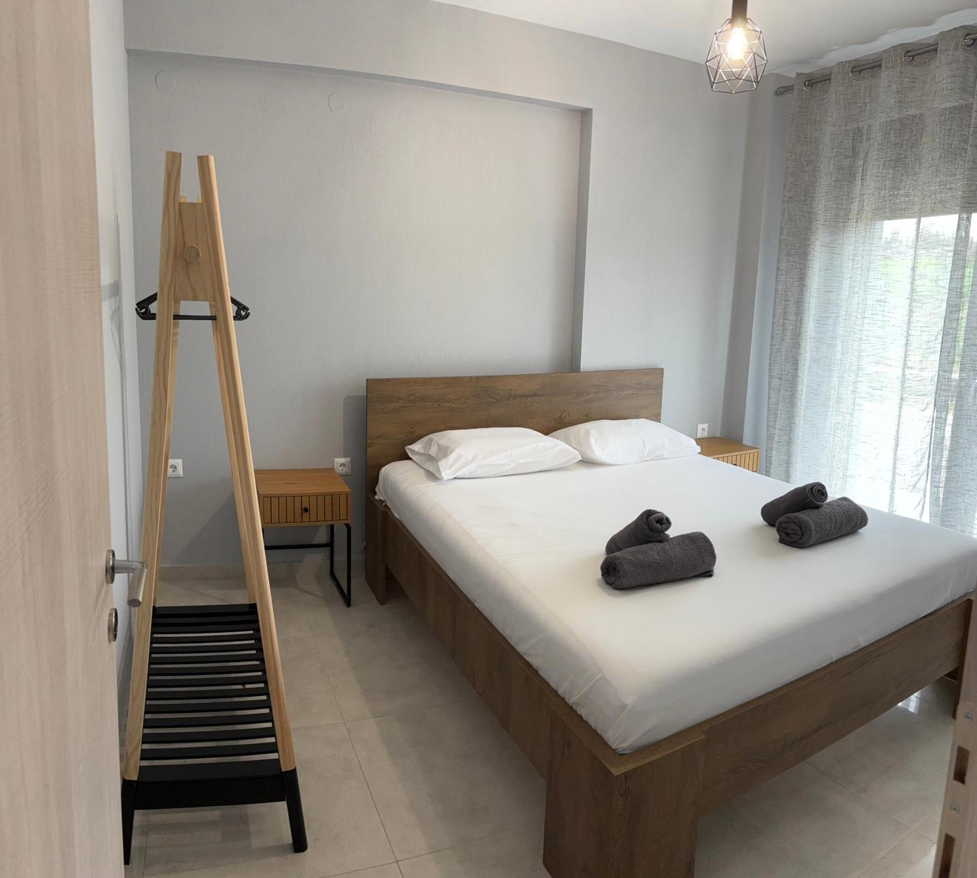 Elinor Apartments Флогита Екстериор снимка
