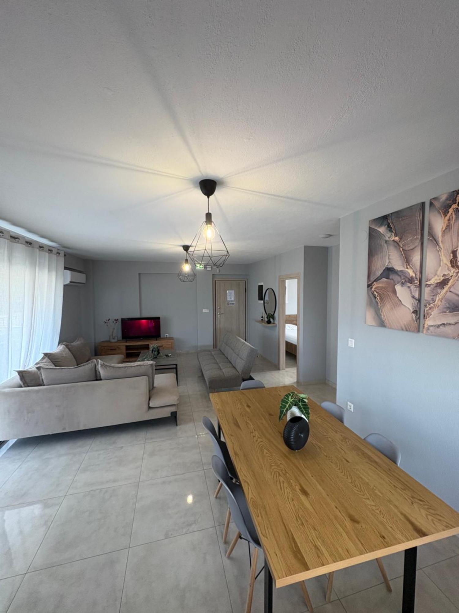 Elinor Apartments Флогита Екстериор снимка