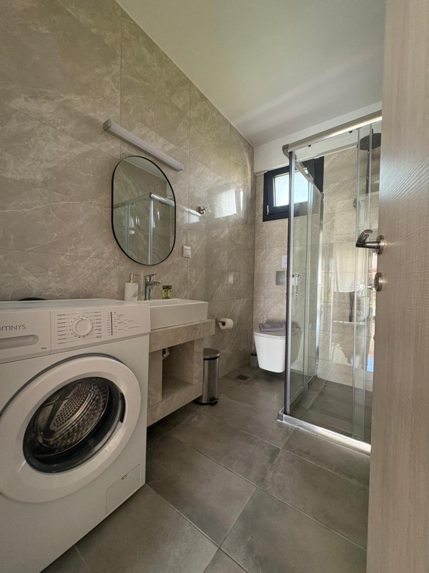 Elinor Apartments Флогита Екстериор снимка