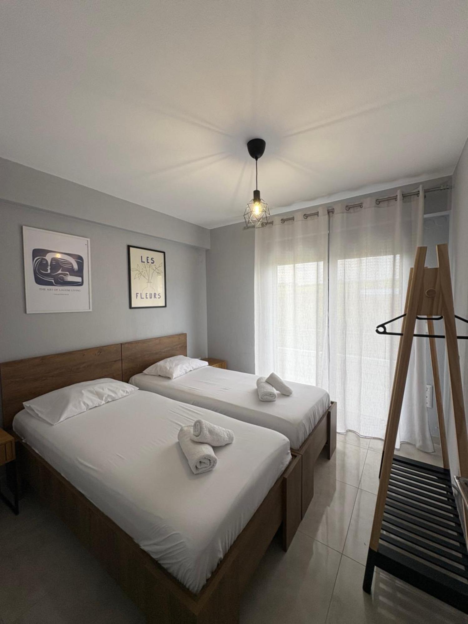 Elinor Apartments Флогита Екстериор снимка