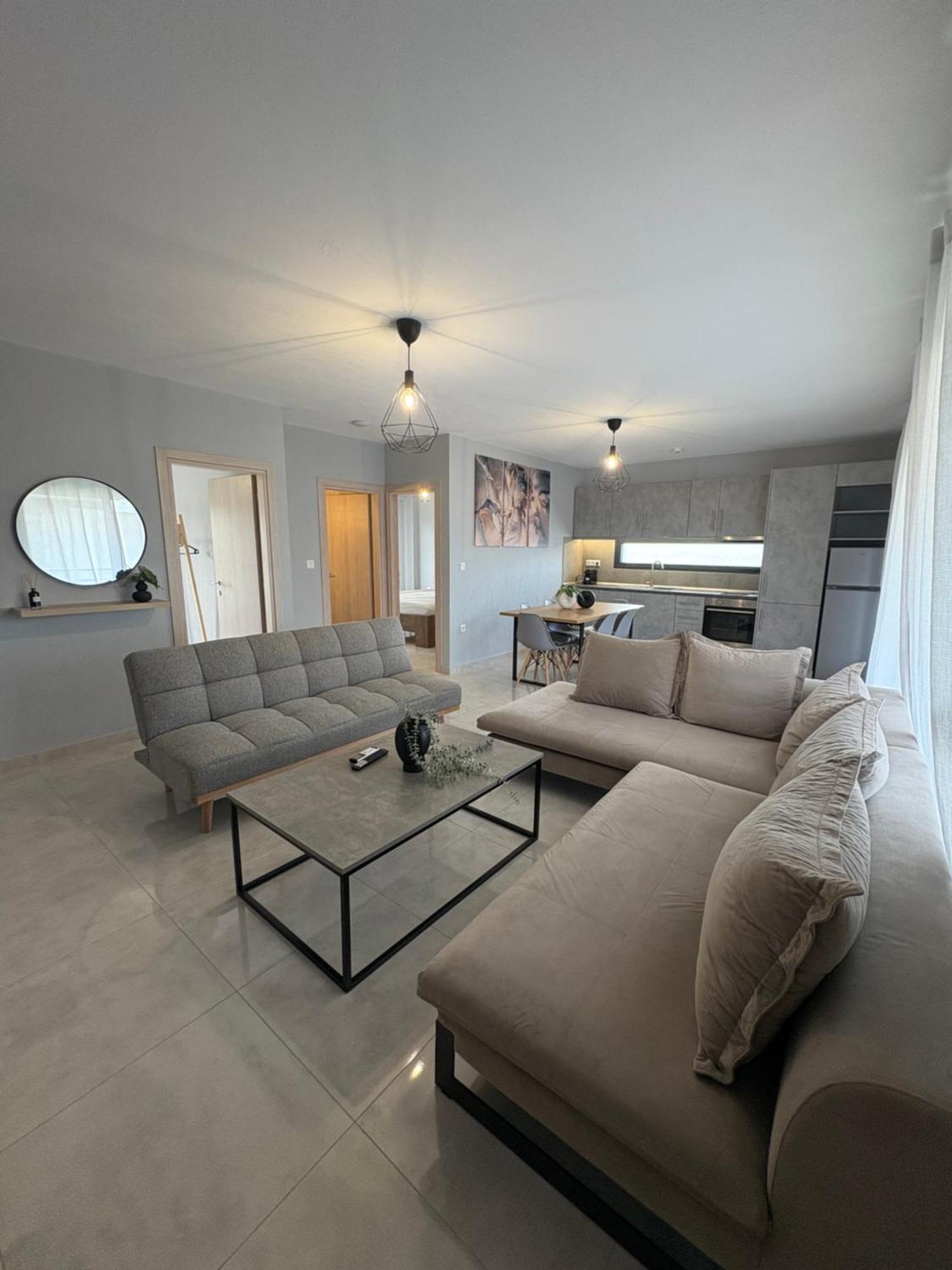 Elinor Apartments Флогита Екстериор снимка