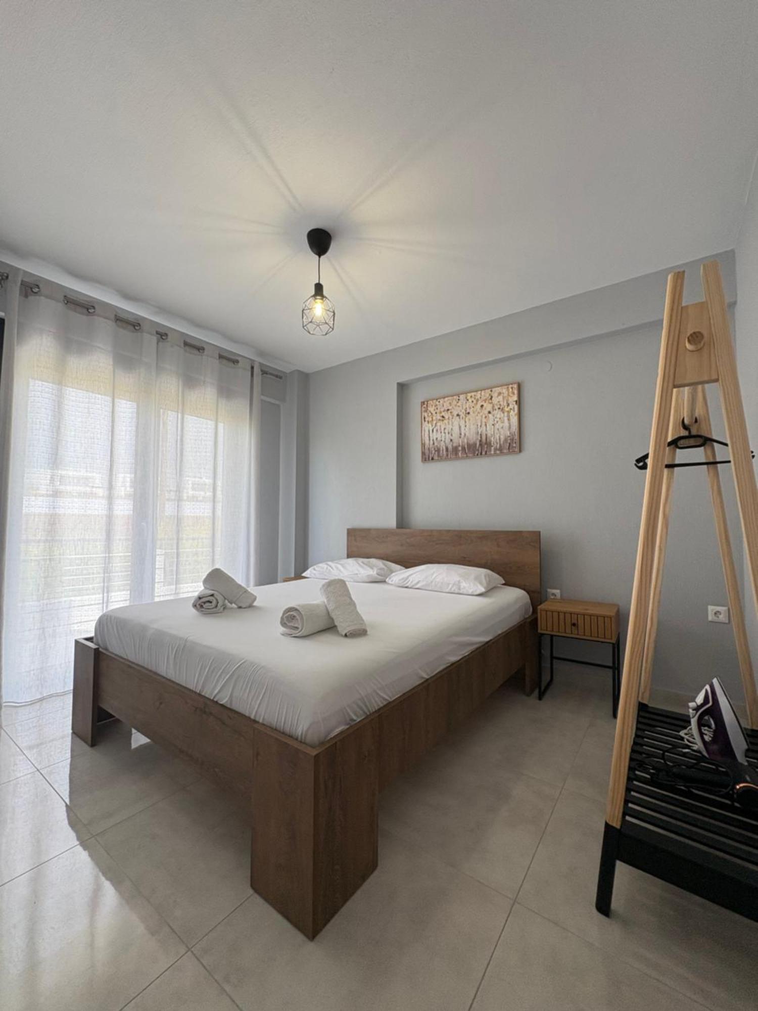 Elinor Apartments Флогита Екстериор снимка