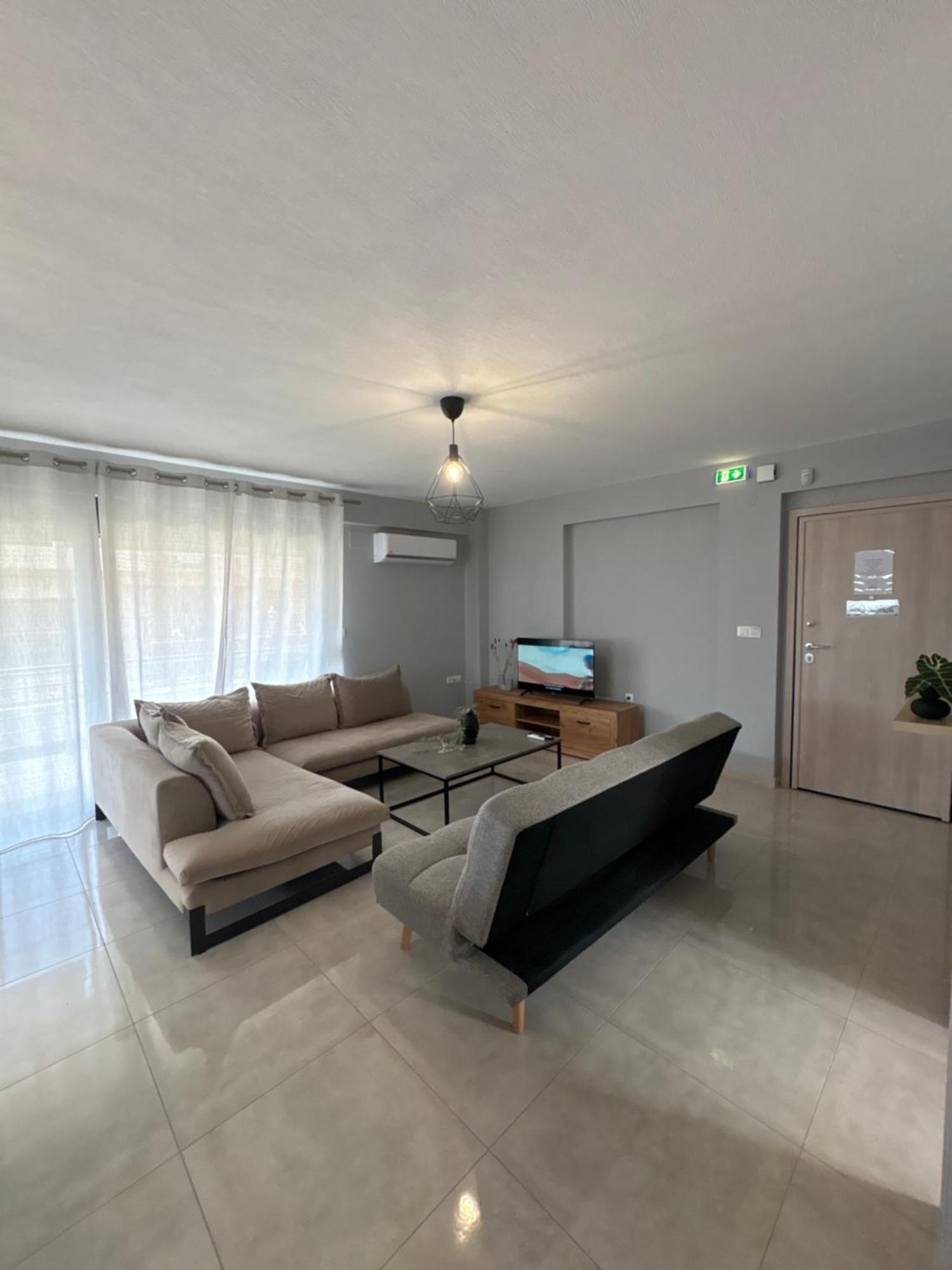 Elinor Apartments Флогита Екстериор снимка