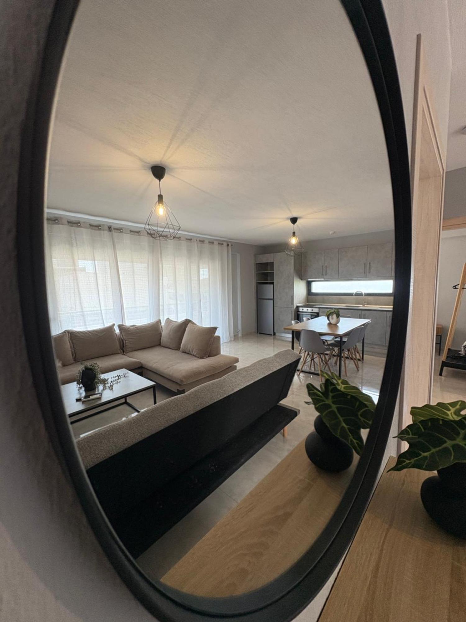 Elinor Apartments Флогита Екстериор снимка