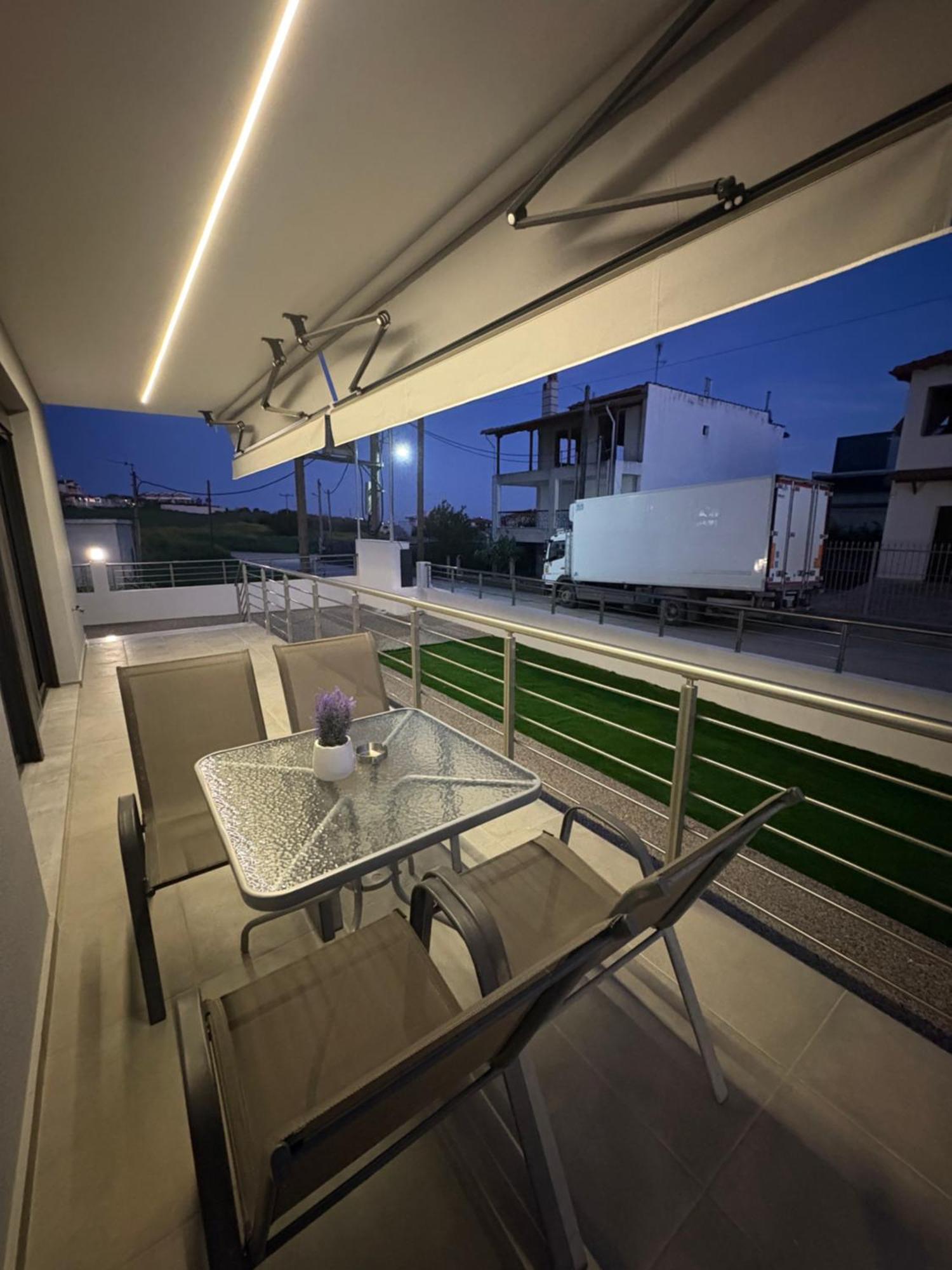 Elinor Apartments Флогита Екстериор снимка