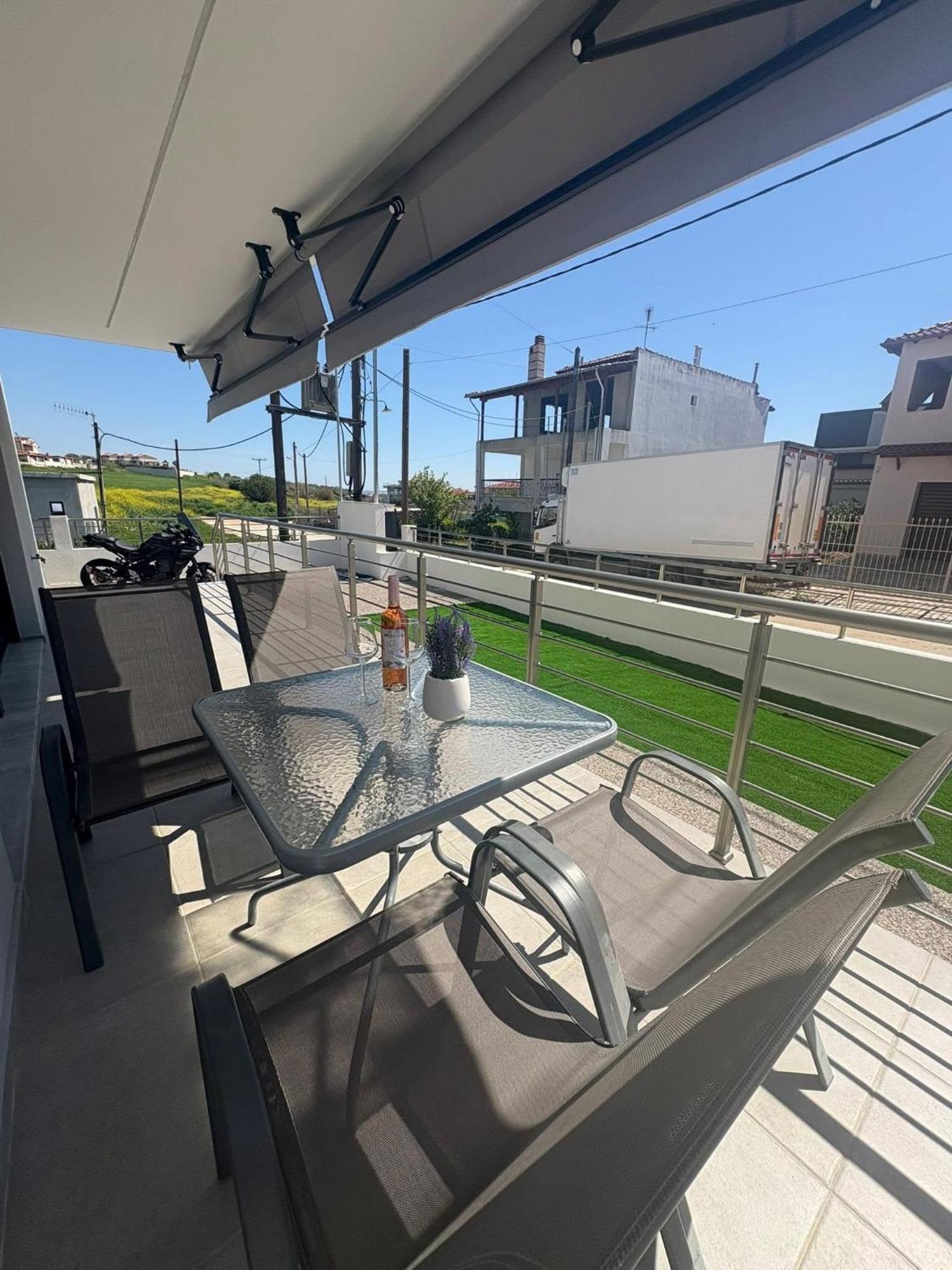 Elinor Apartments Флогита Екстериор снимка