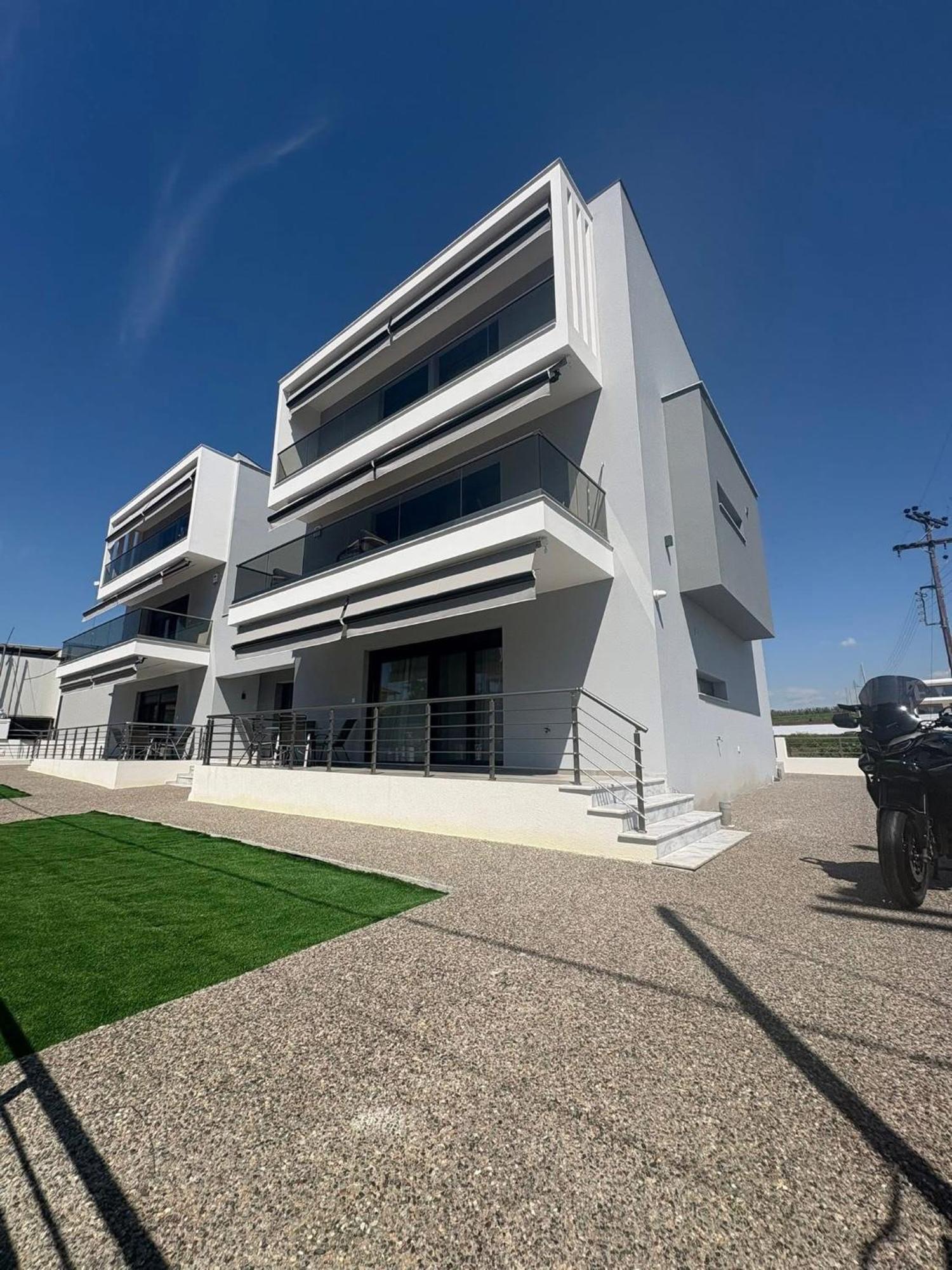 Elinor Apartments Флогита Екстериор снимка